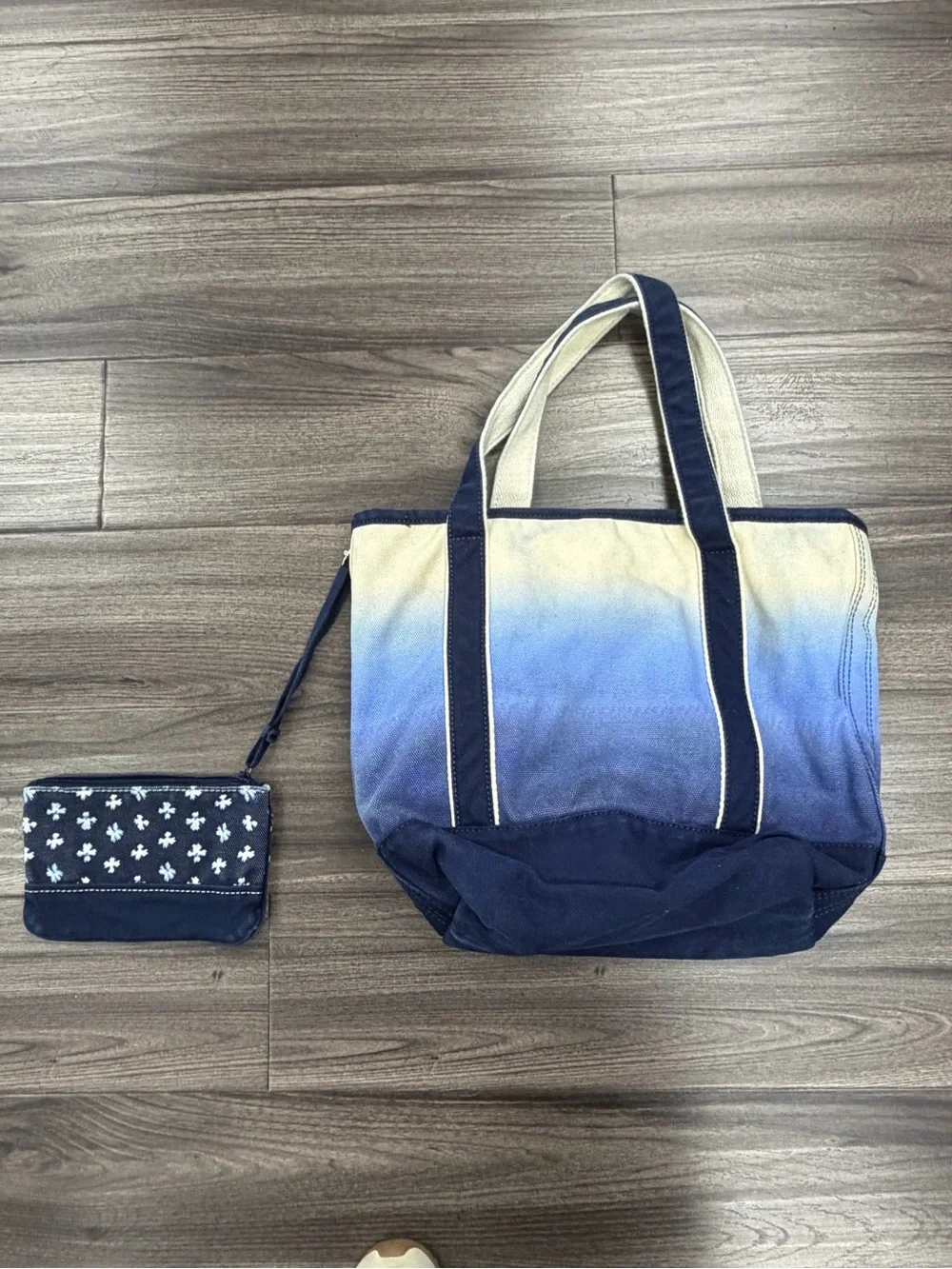 Land’s End Large Canvas Canvas Ombre Tote Bag with Wristlet - Blue
